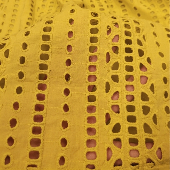 Eyelet lace sleeveless top - Picture 8 of 13